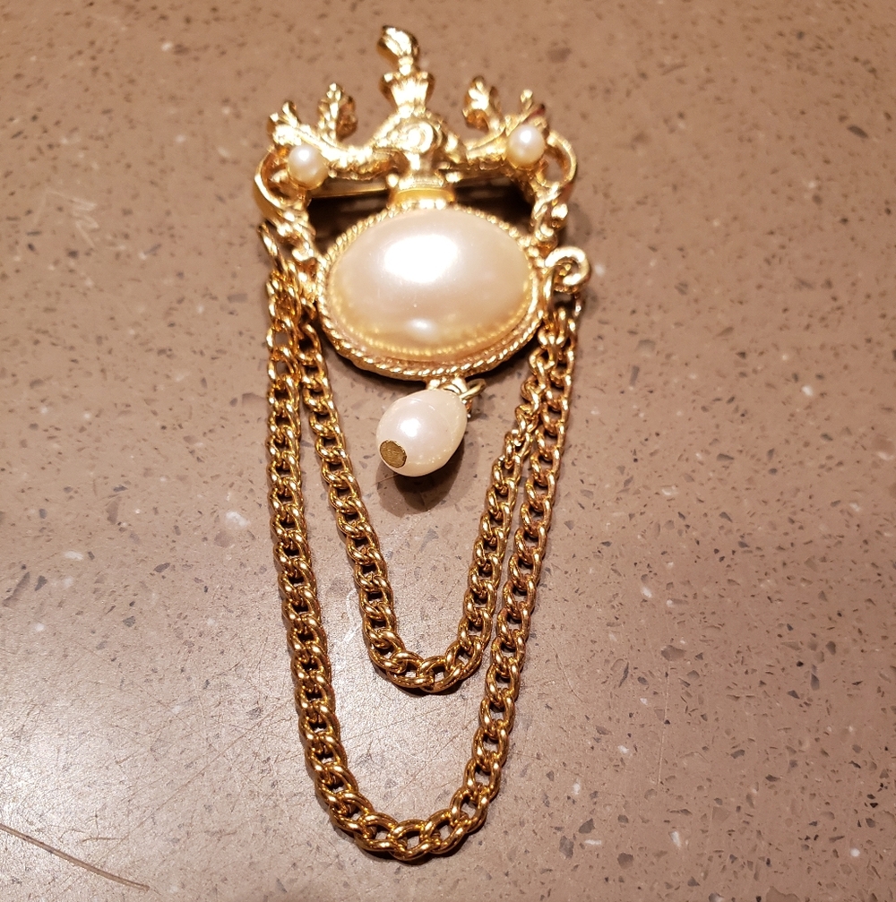 Vintage Gold-tone & Pearl Brooch